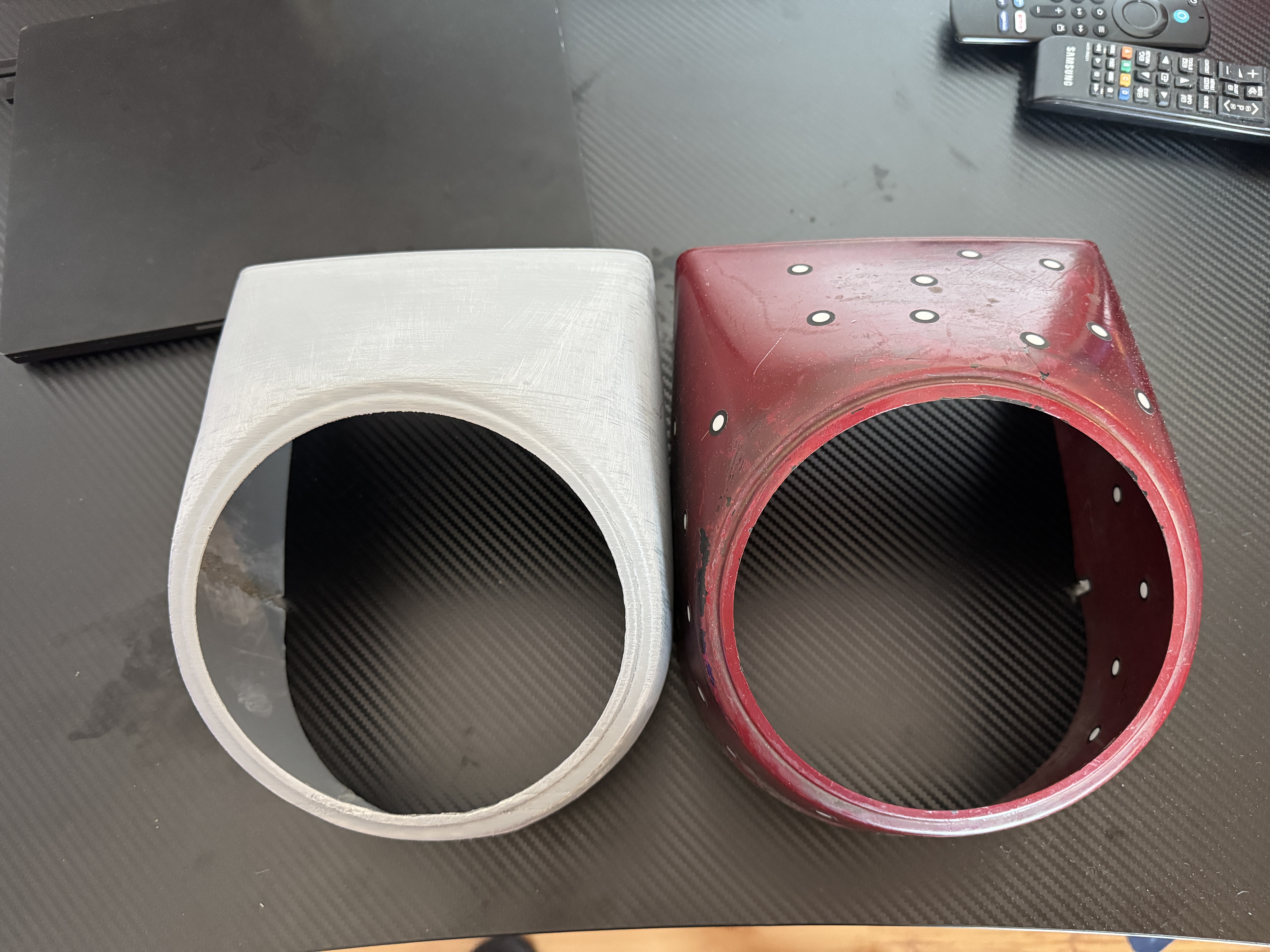 Oldtimer-Scheinwerfergehäuse: Original und nachgefertigtes Ersatzteil